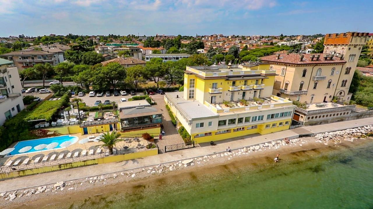 Hotel Estee Desenzano del Garda Exterior photo
