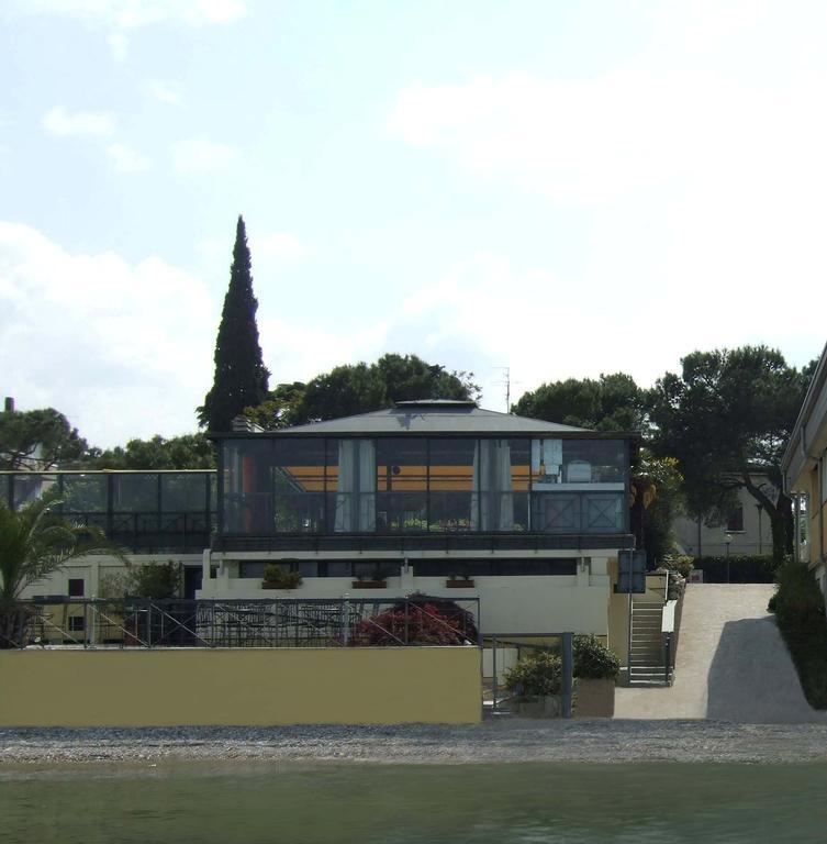 Hotel Estee Desenzano del Garda Exterior photo