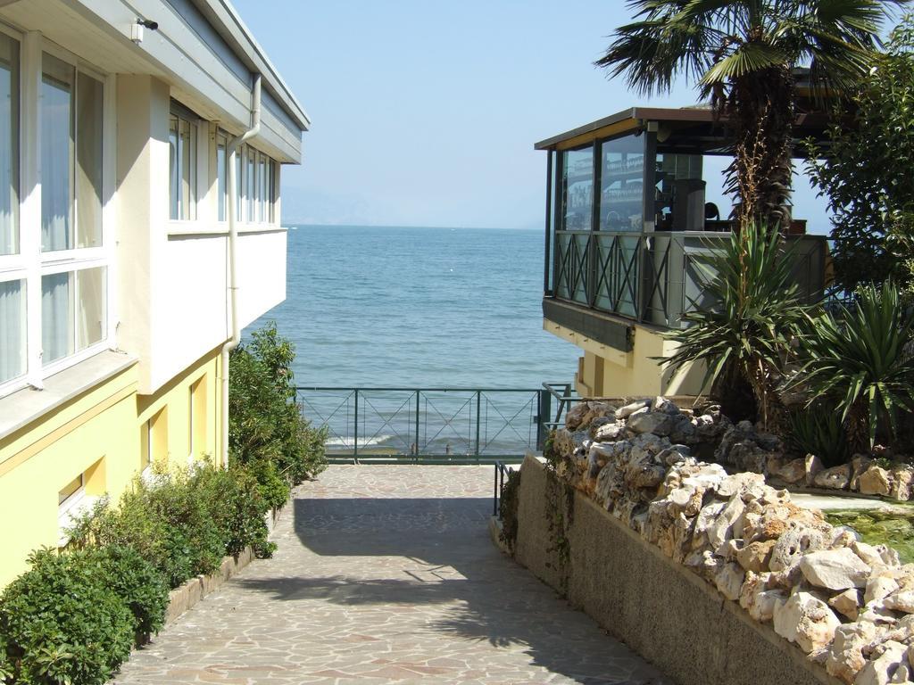 Hotel Estee Desenzano del Garda Exterior photo