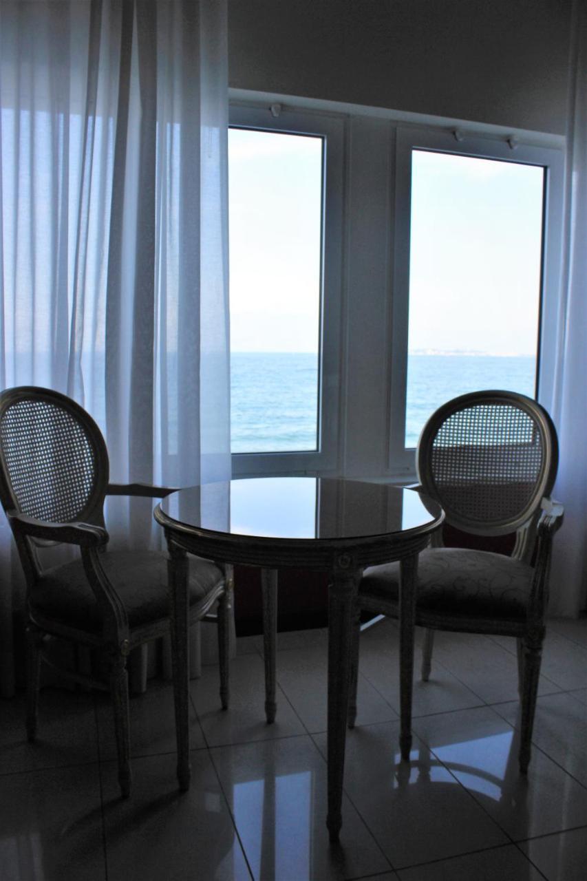 Hotel Estee Desenzano del Garda Exterior photo