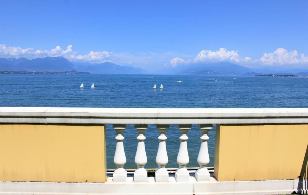 Hotel Estee Desenzano del Garda Exterior photo