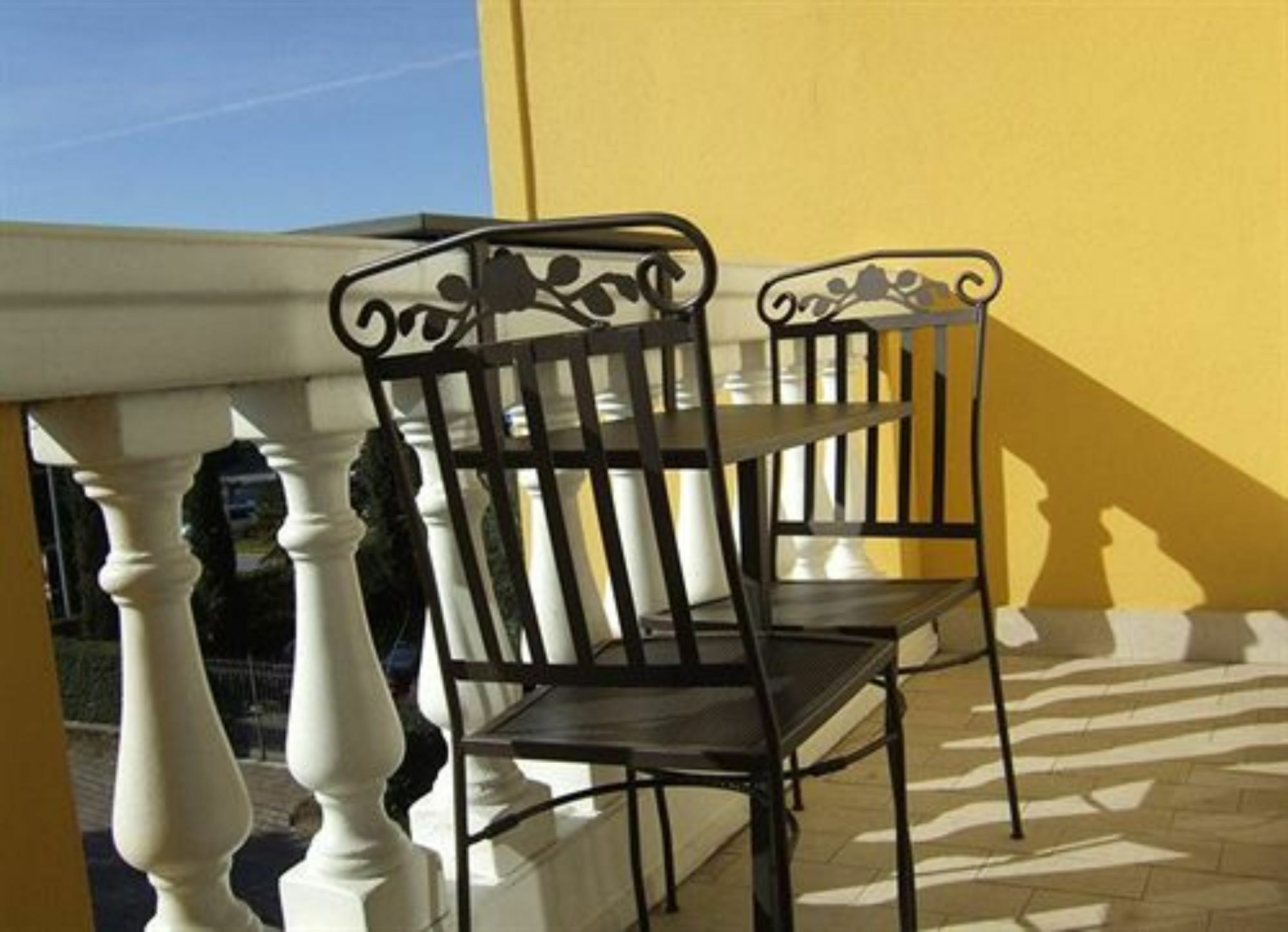 Hotel Estee Desenzano del Garda Exterior photo